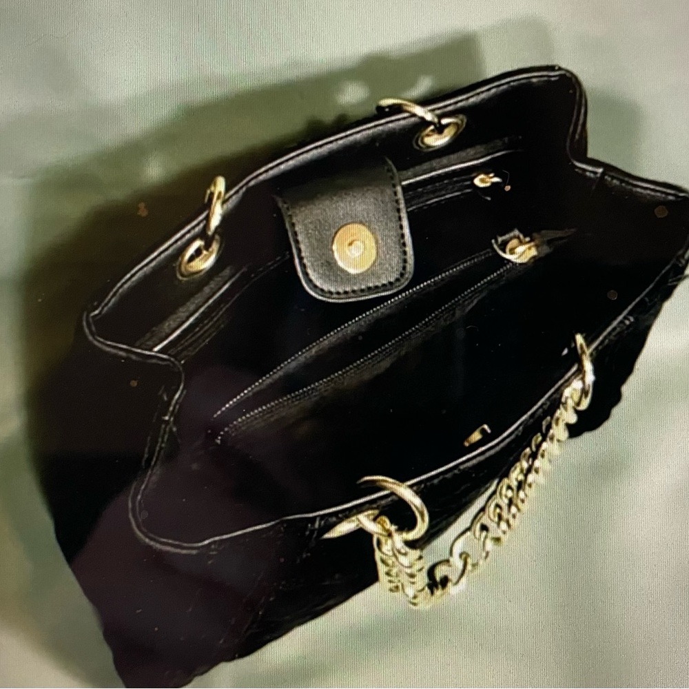 Mossimo Black Quilted Velvet Purse with Metallic Handles NWOT Gorgeous! - Picture 6 of 6